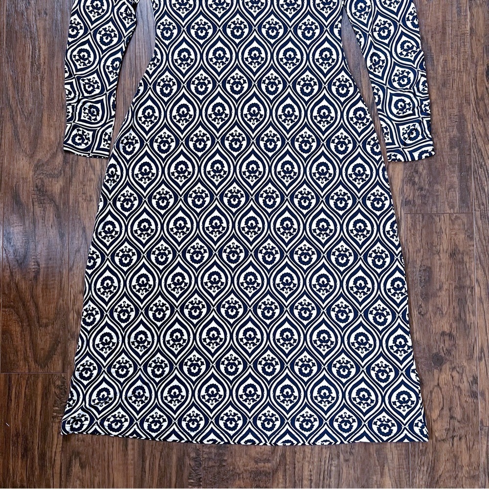 Boden • V-neck Jersey Midi Dress French Navy blue white Geo Cascade pattern - Picture 7 of 11
